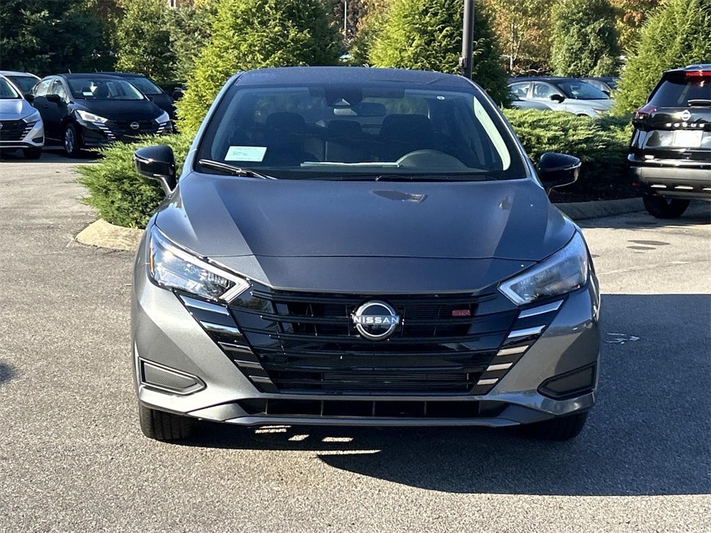 New 2025 Nissan Versa 1.6 SR Sedan