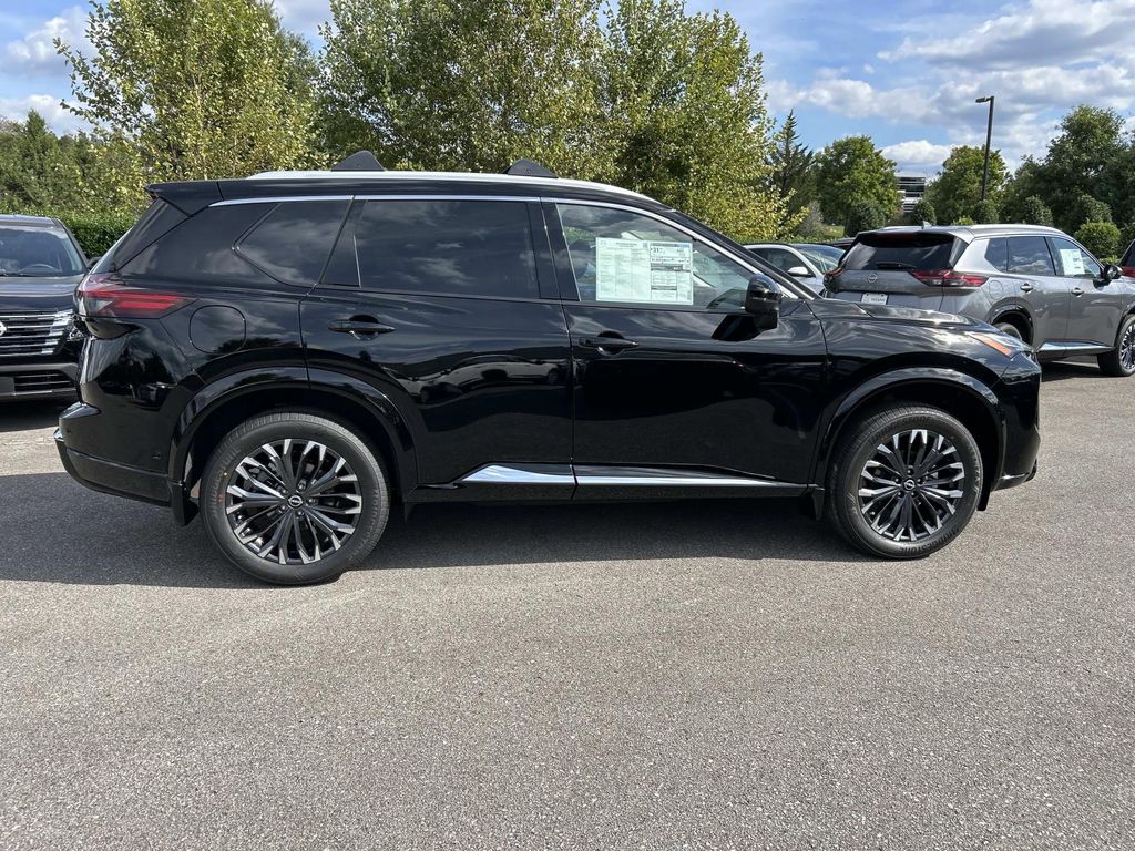 2026 Nissan Rogue Platinum - Photo 8