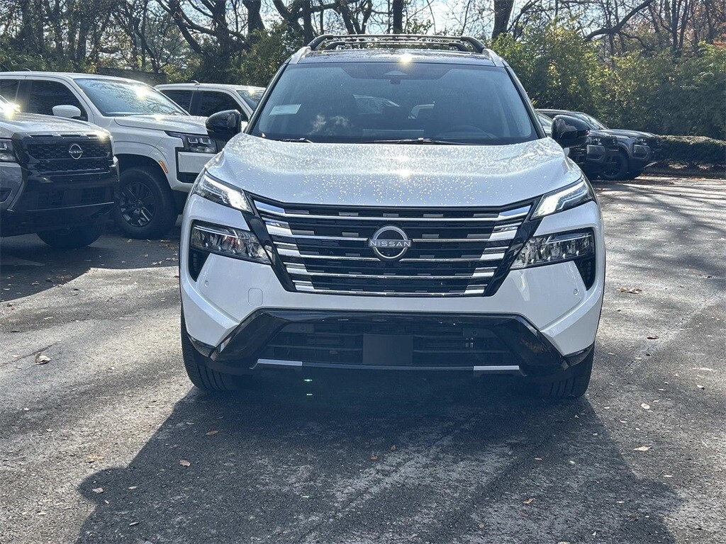 2026 Nissan Rogue Platinum photo 2