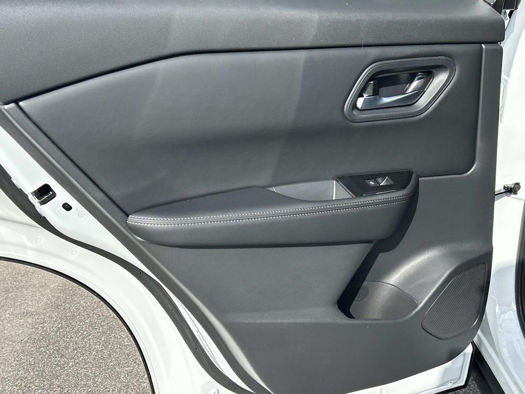 2026 Nissan Rogue SV - Photo 21