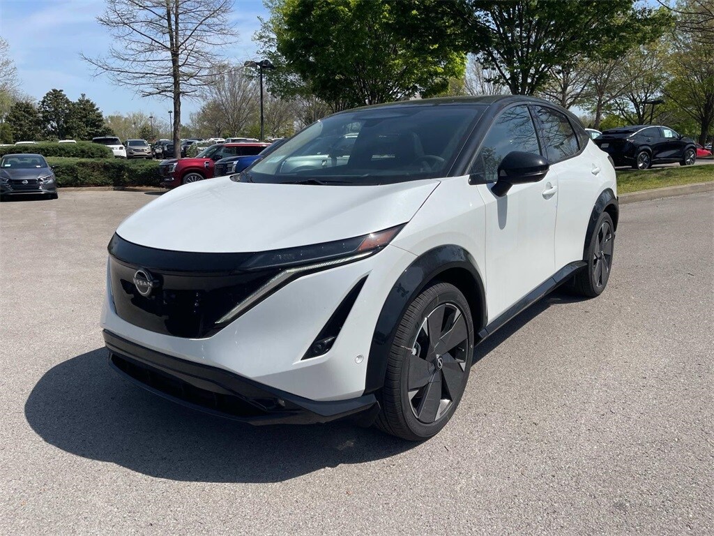 2025 Nissan ARIYA Platinum photo 3