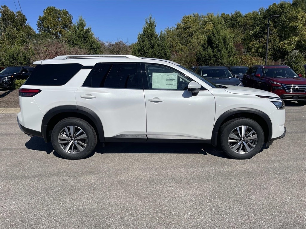New 2025 Nissan Pathfinder SL SUV