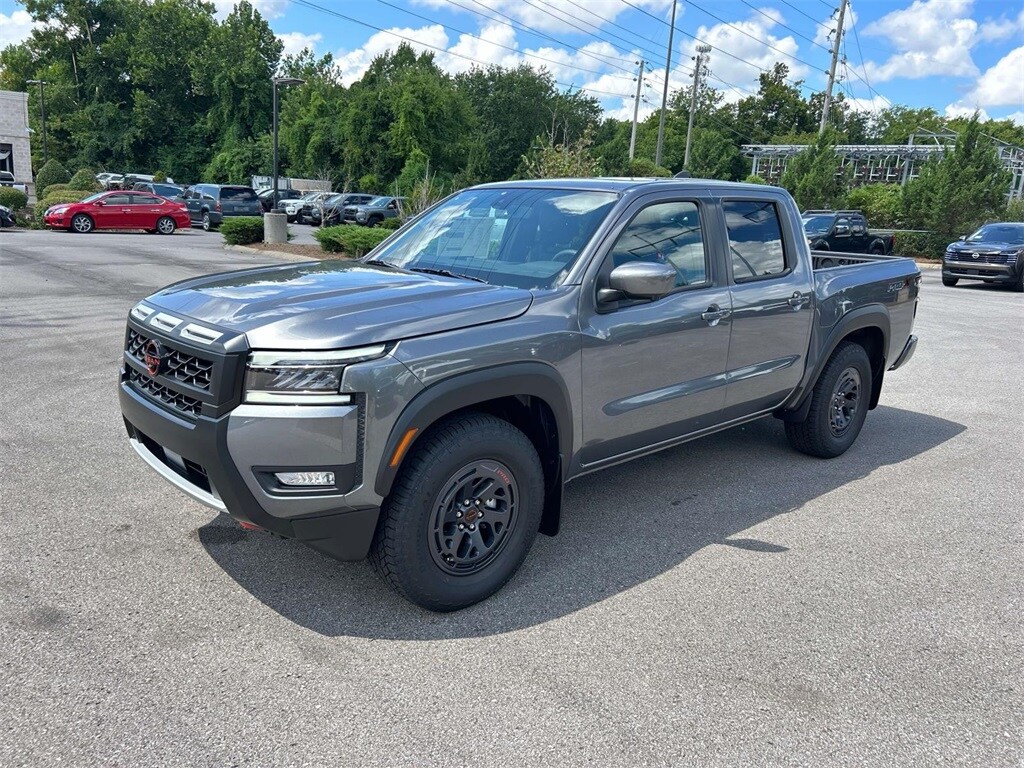 2025 Nissan Frontier PRO-X photo 3