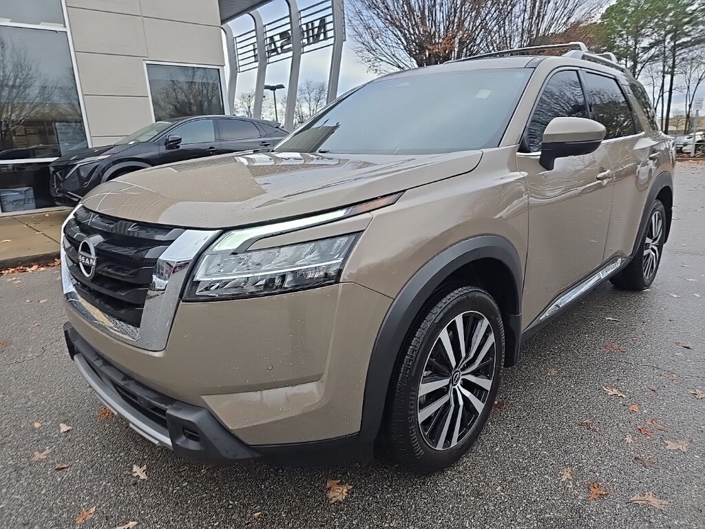 2024 Nissan Pathfinder Platinum photo 4