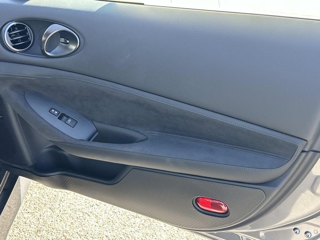 2025 Nissan Z Performance - Photo 19