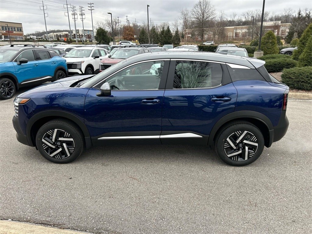 2025 Nissan Kicks SV photo 4