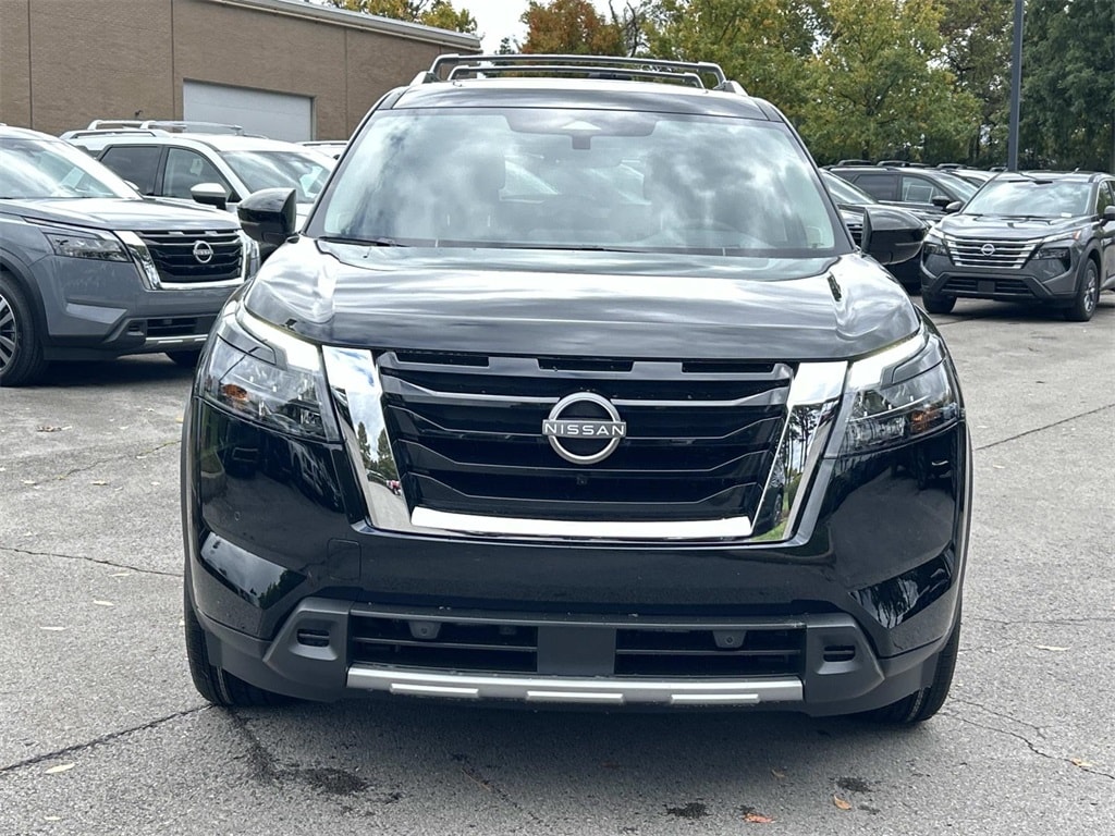 New 2025 Nissan Pathfinder Platinum SUV