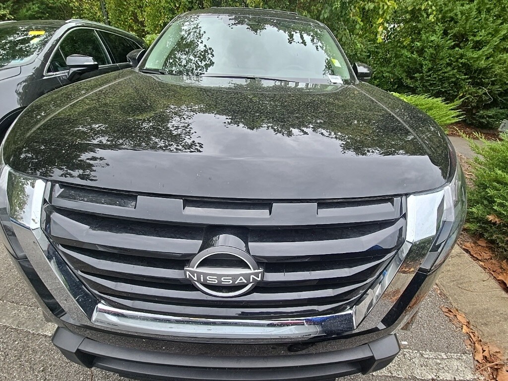 2025 Nissan Pathfinder SV photo 2
