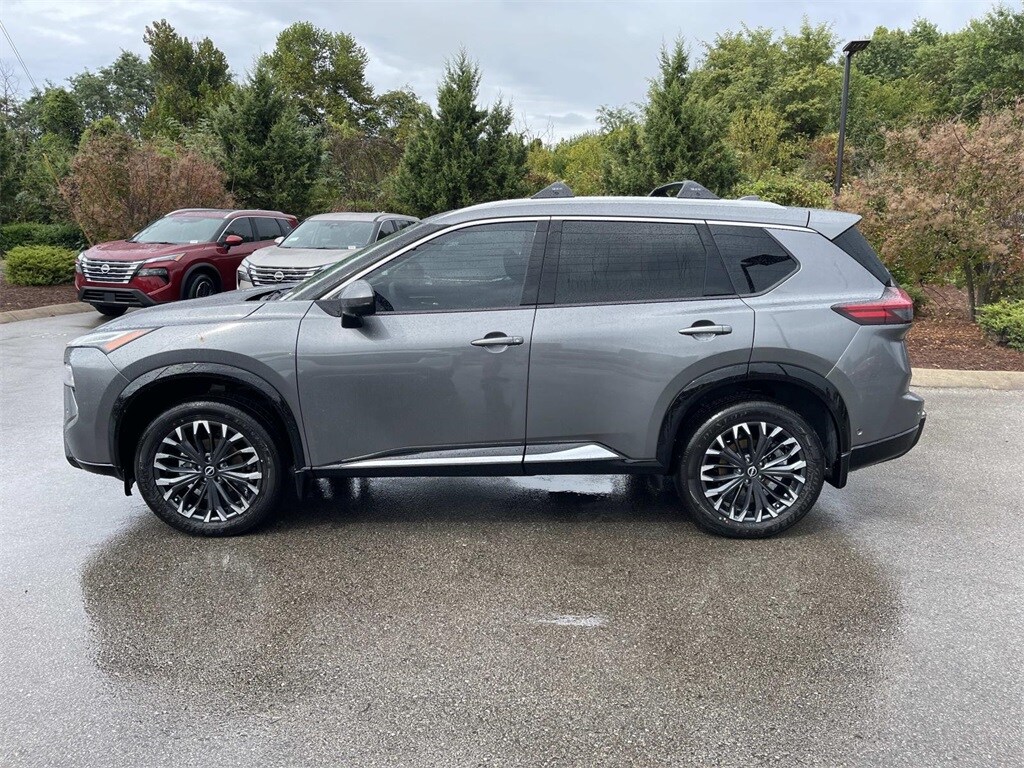 2026 Nissan Rogue Platinum photo 4