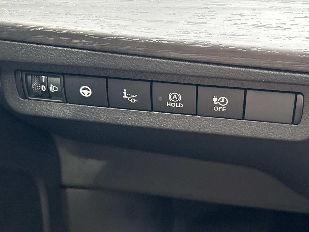 2025 Nissan ARIYA Engage+ - Photo 27