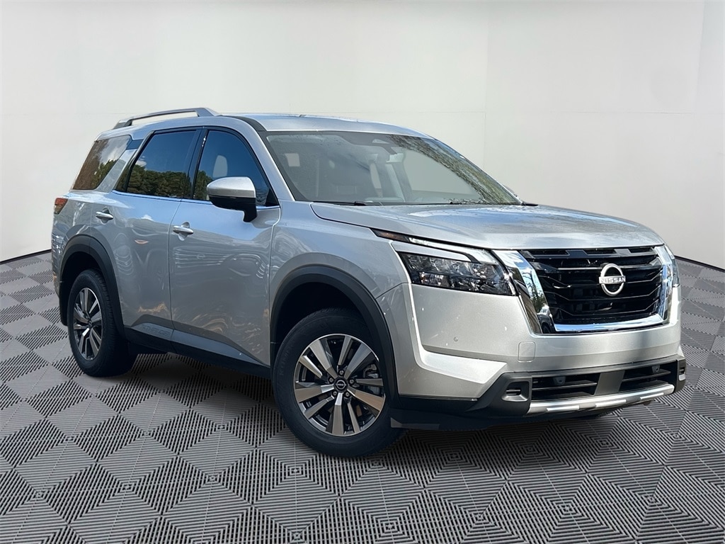2025 Nissan Pathfinder SL's photo
