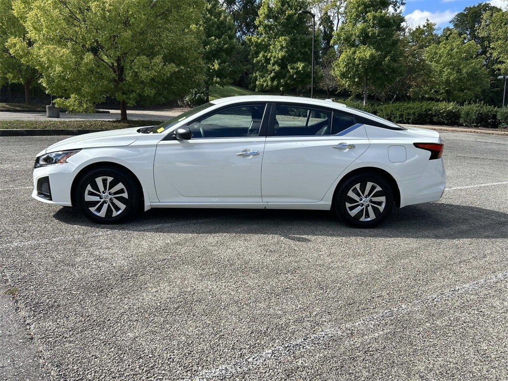 2025 Nissan Altima S photo 4