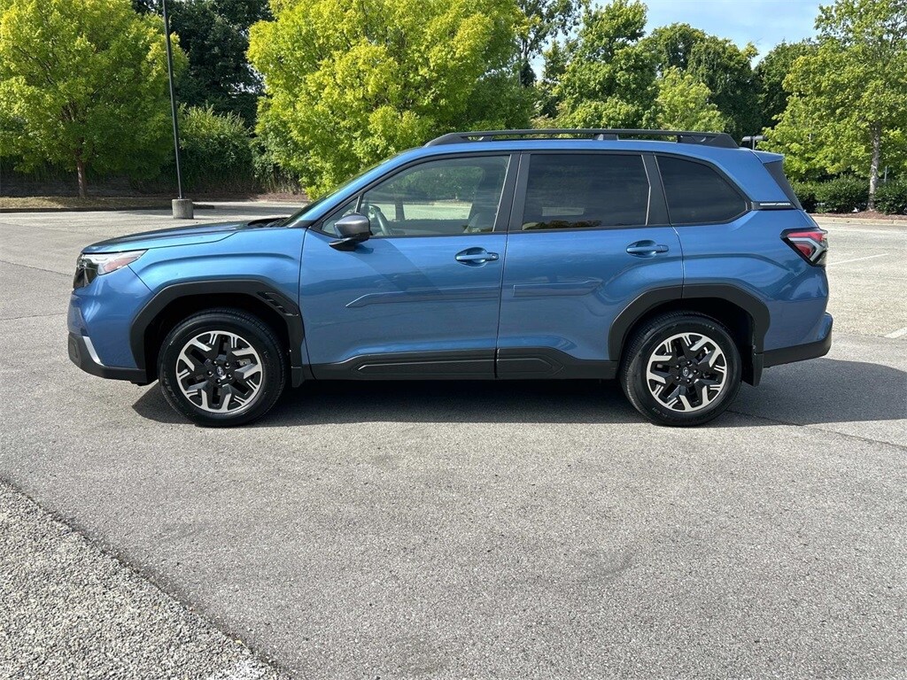 2025 Subaru Forester Premium Base photo 4