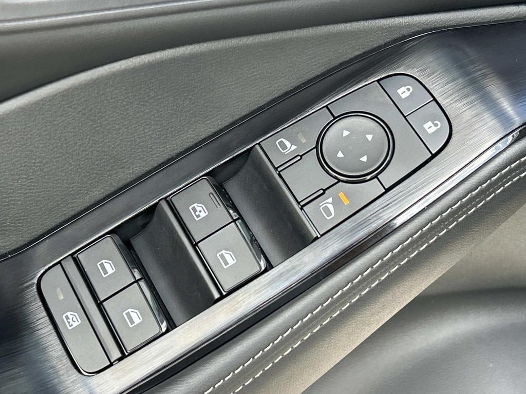 2026 Nissan Rogue SV - Photo 18