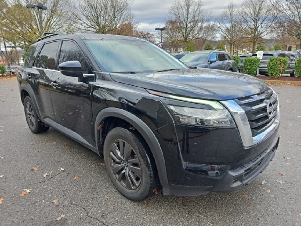 2023 Nissan Pathfinder SV photo 2