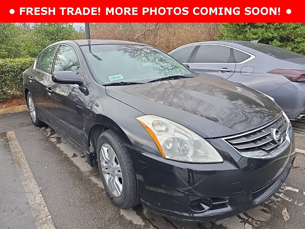 2010 Nissan Altima S's photo