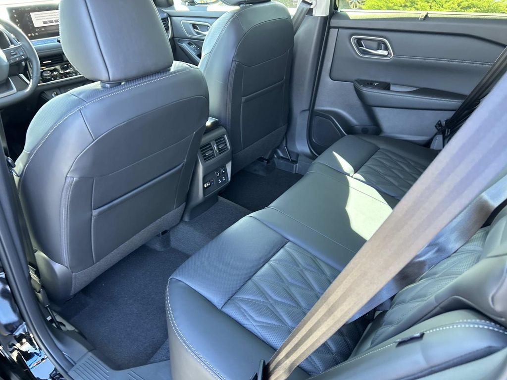2026 Nissan Rogue Platinum - Photo 20