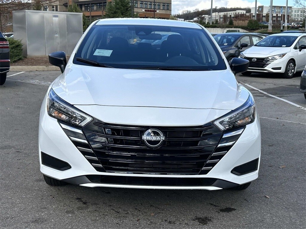 2025 Nissan Versa 1.6 S photo 2