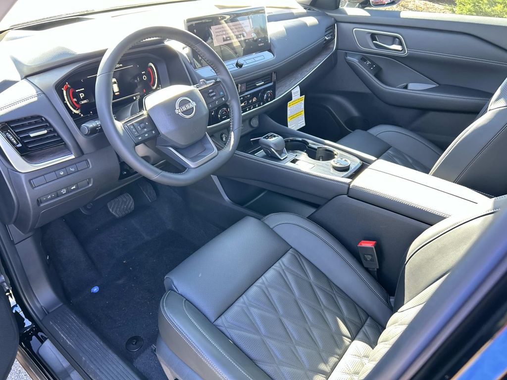 2026 Nissan Rogue Platinum - Photo 15