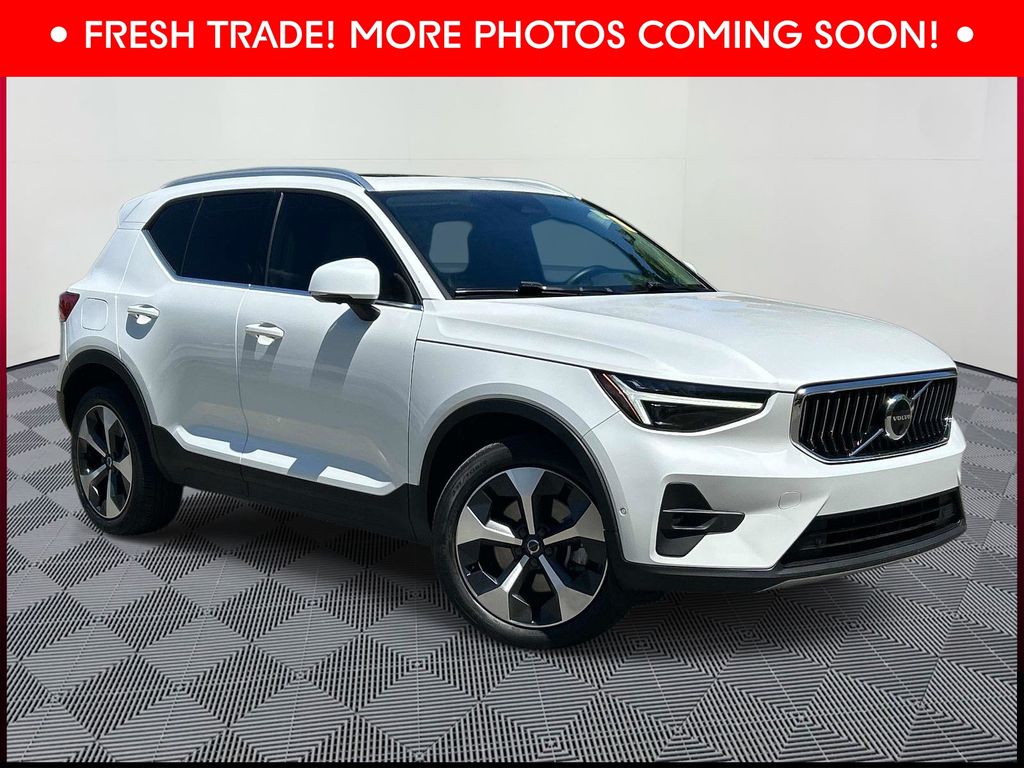 2024 Volvo XC40 B5 Plus Bright AWD's photo
