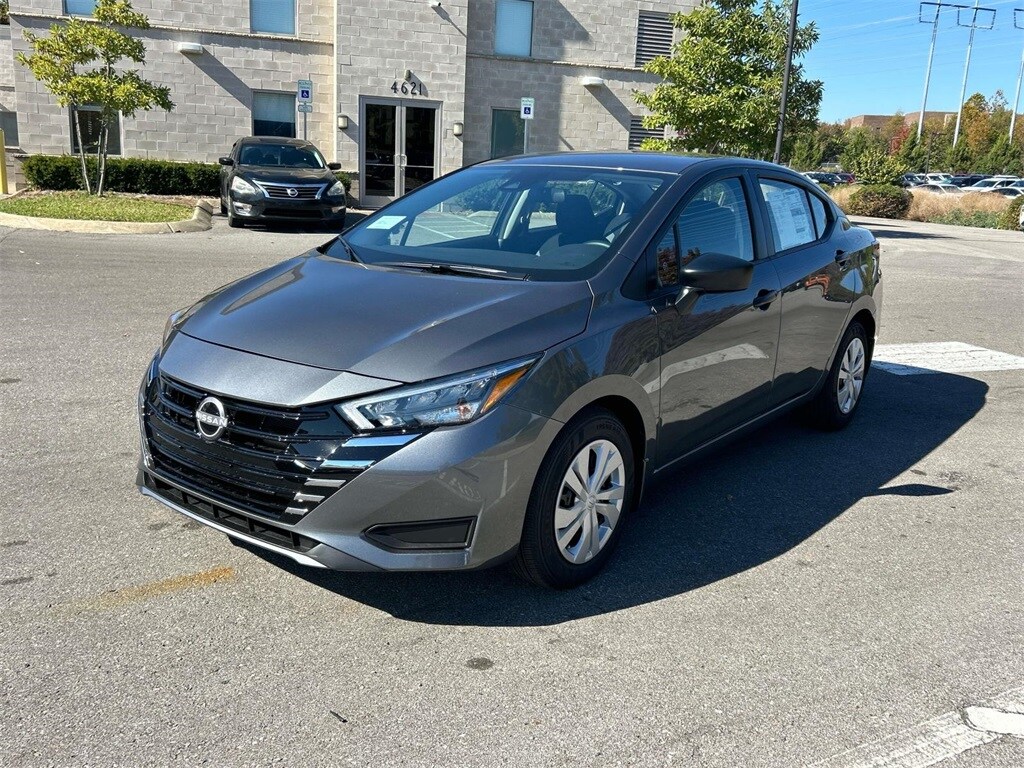 New 2025 Nissan Versa 1.6 S Sedan