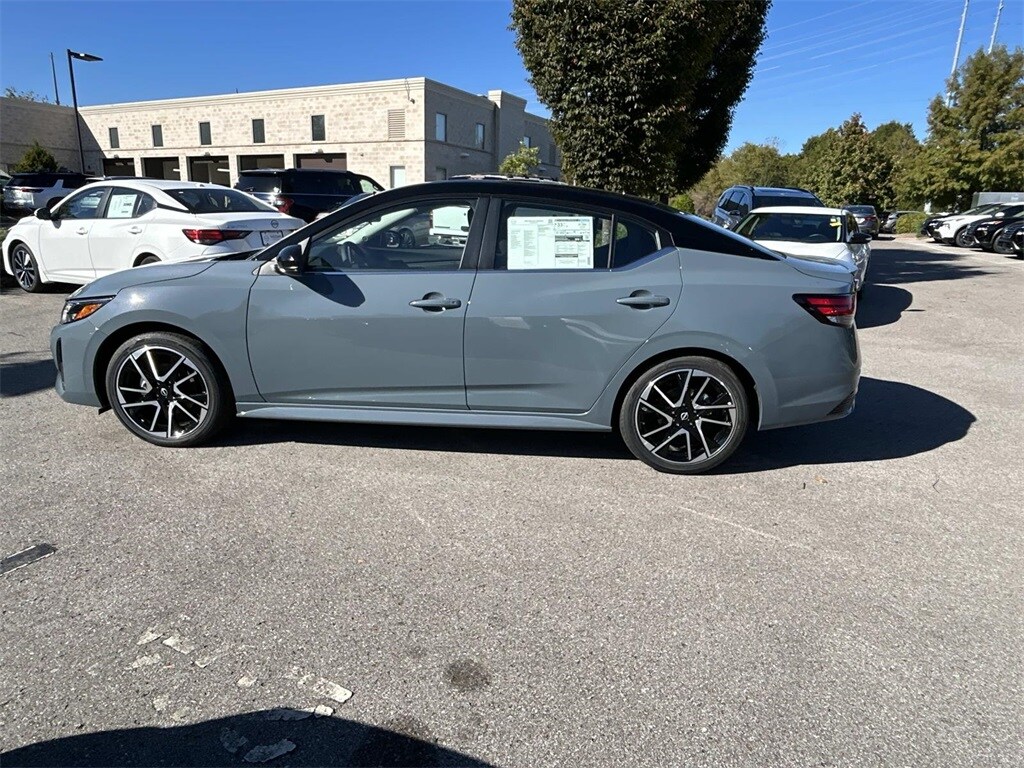 2025 Nissan Sentra SR photo 4