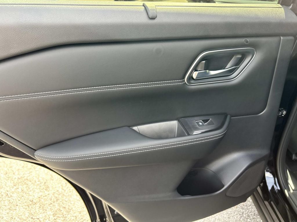 2026 Nissan Rogue Platinum - Photo 21