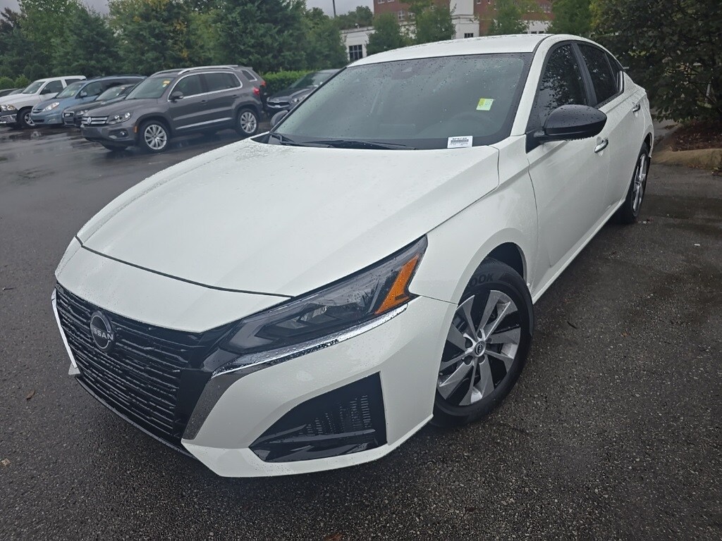 2025 Nissan Altima S photo 4