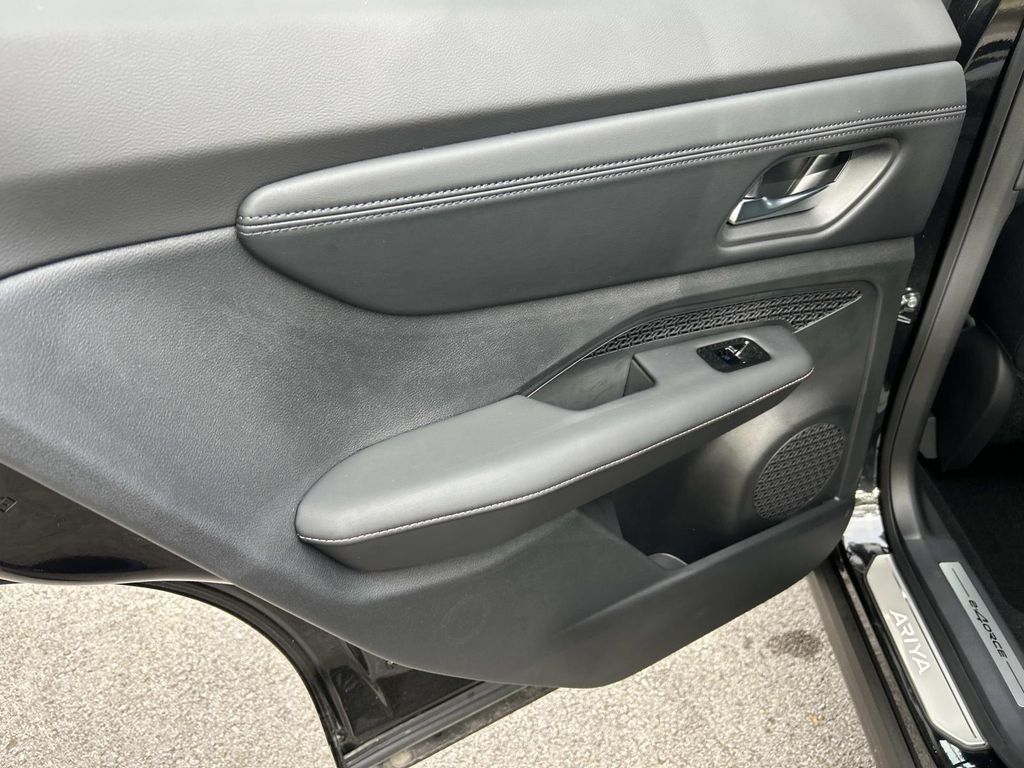 2025 Nissan ARIYA Engage+ - Photo 21