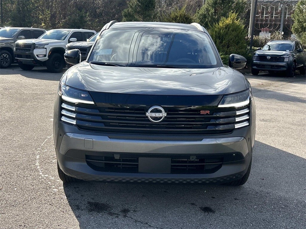 2026 Nissan Kicks SR photo 2