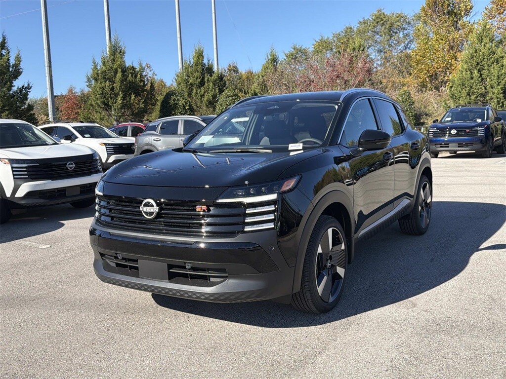 2026 Nissan Kicks SR photo 2