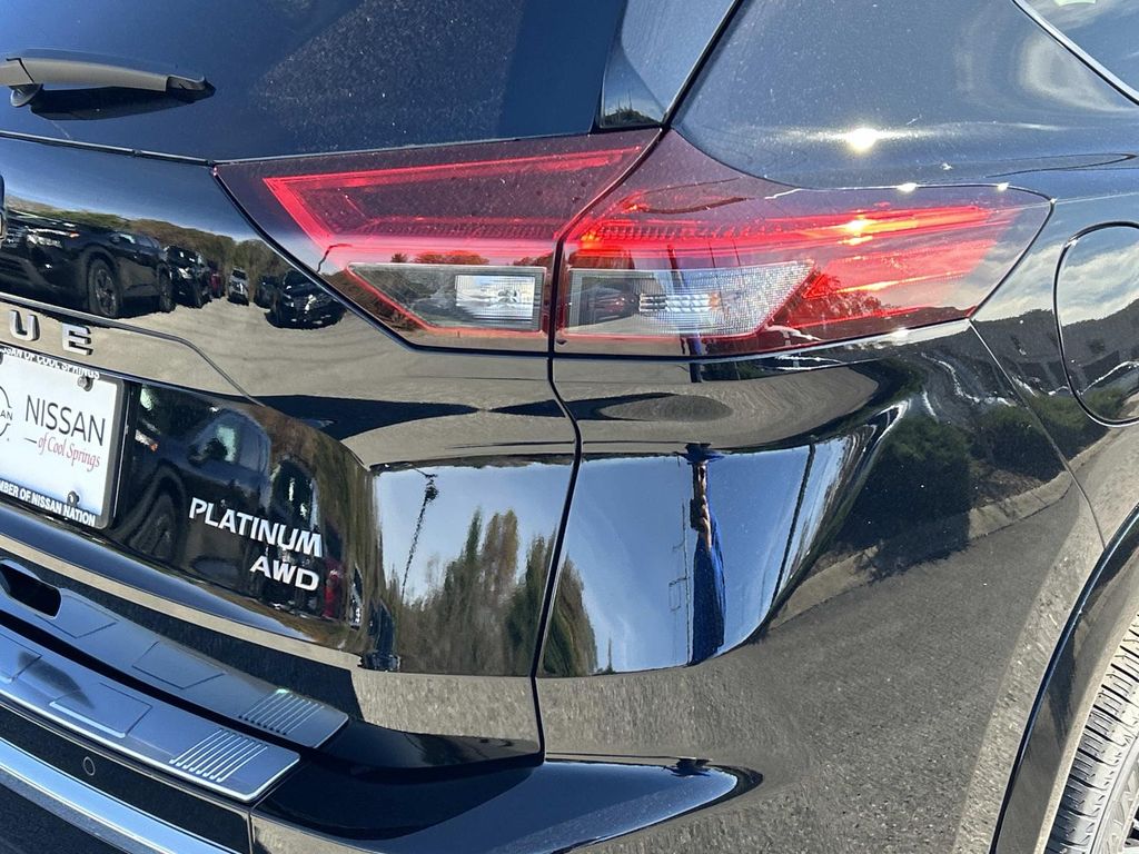 2026 Nissan Rogue Platinum - Photo 12