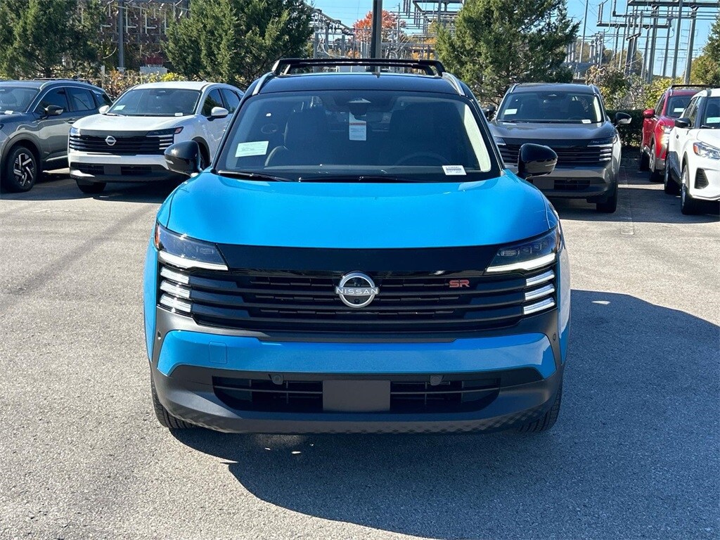 2026 Nissan Kicks SR photo 2