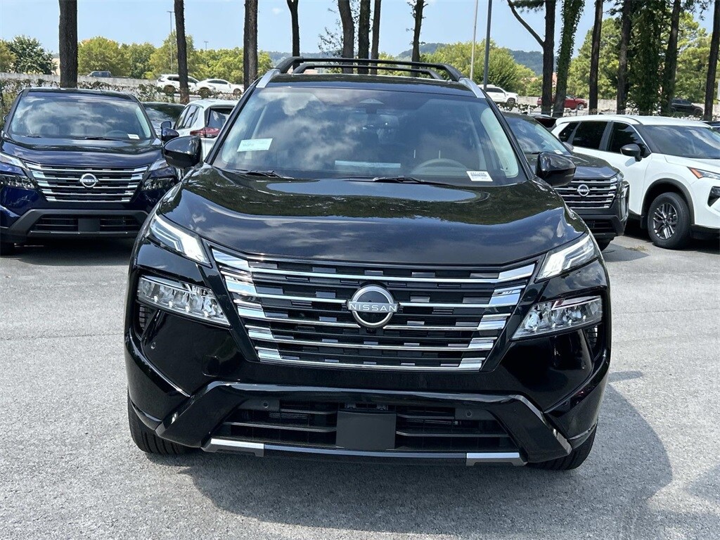 2026 Nissan Rogue Platinum photo 2