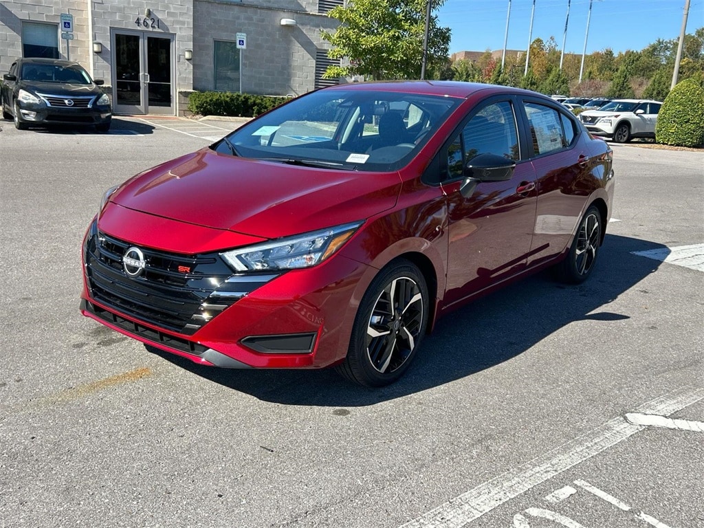 New 2025 Nissan Versa 1.6 SR Sedan