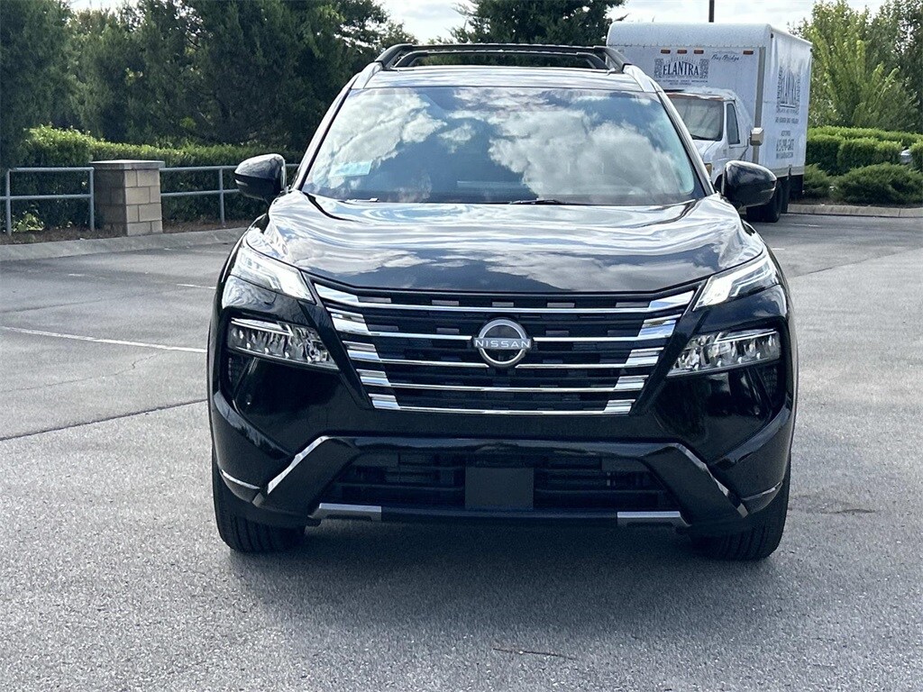 2026 Nissan Rogue Platinum photo 2