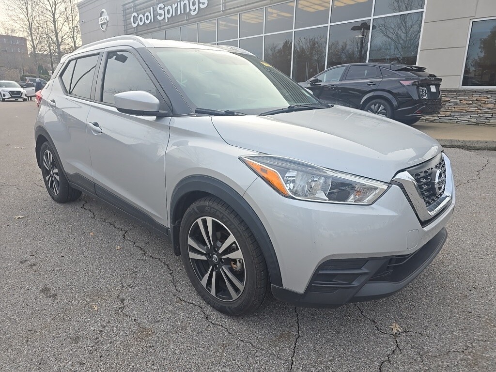 2019 Nissan Kicks SV photo 2