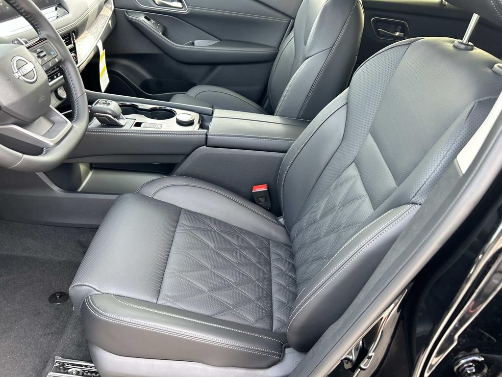 2026 Nissan Rogue Platinum - Photo 15