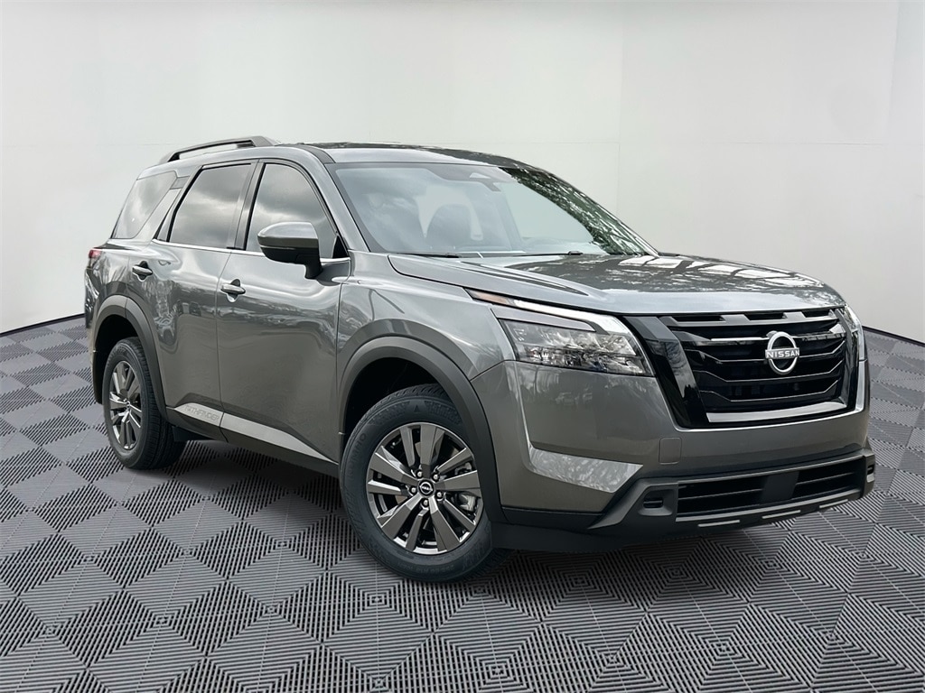 2025 Nissan Pathfinder SV's photo