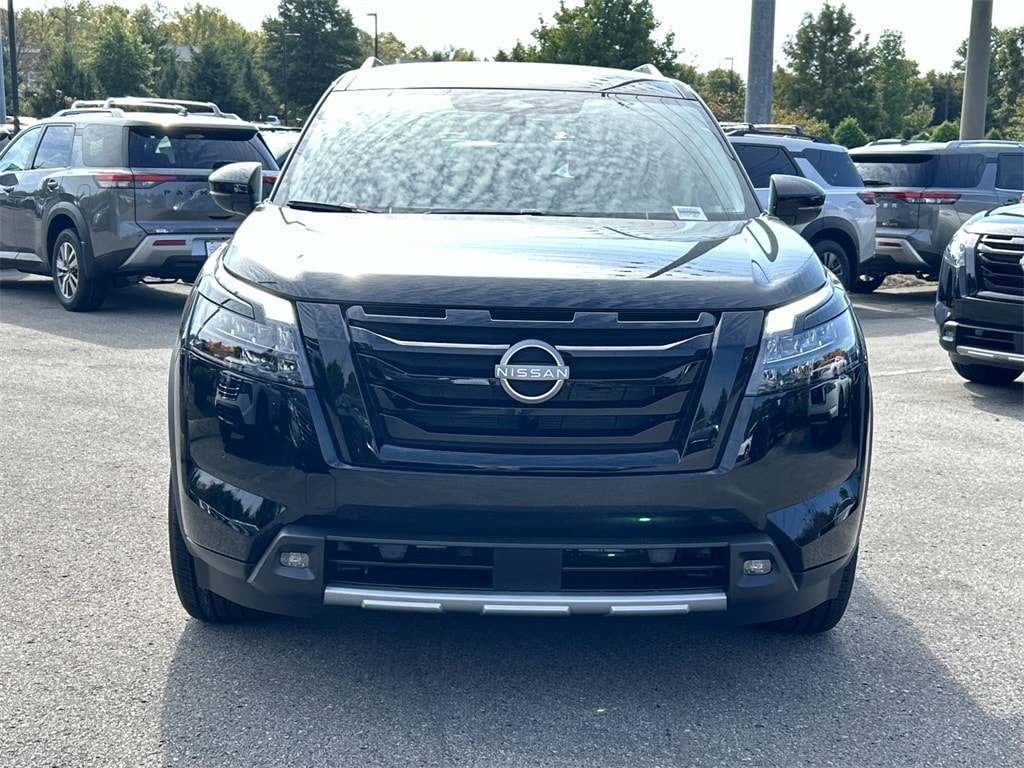 New 2025 Nissan Pathfinder SL SUV