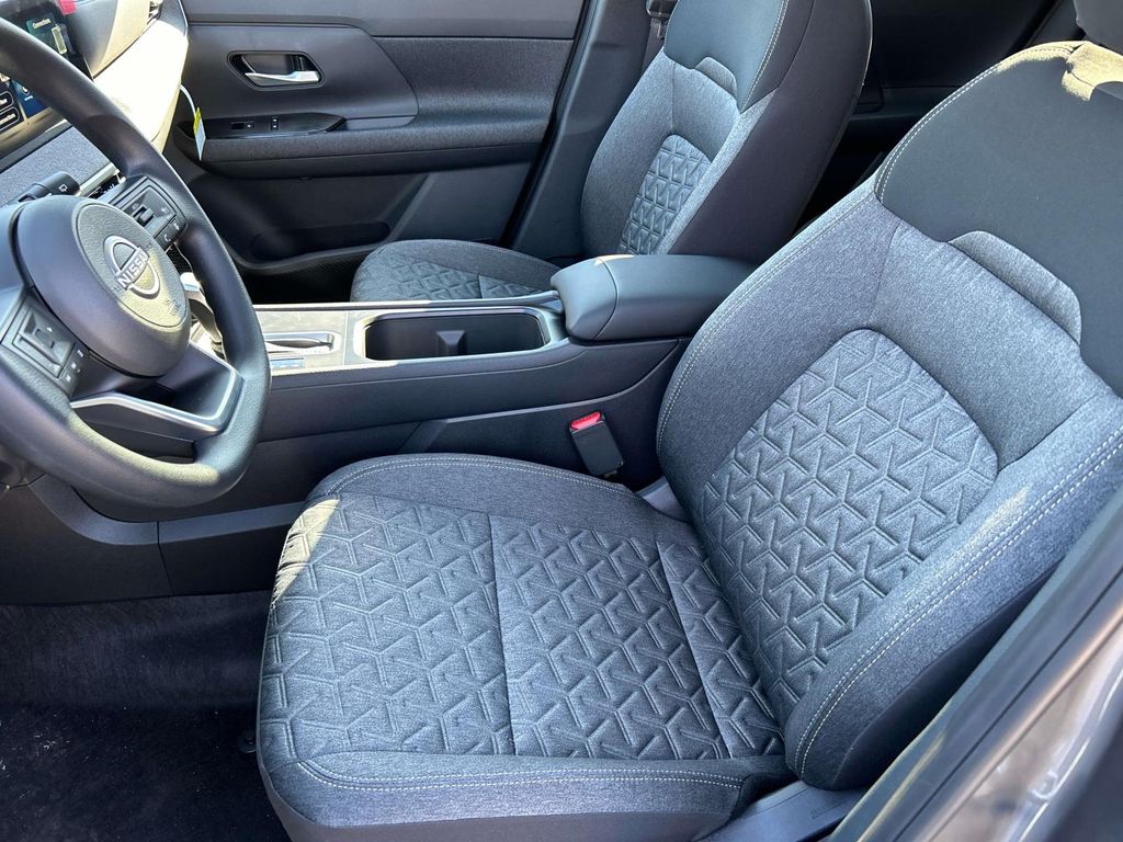 2026 Nissan KICKS SV - Photo 14