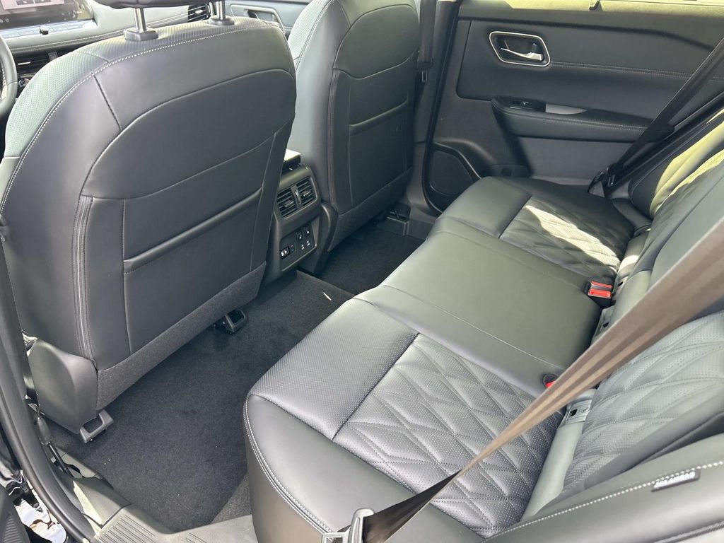 2026 Nissan Rogue Platinum - Photo 19