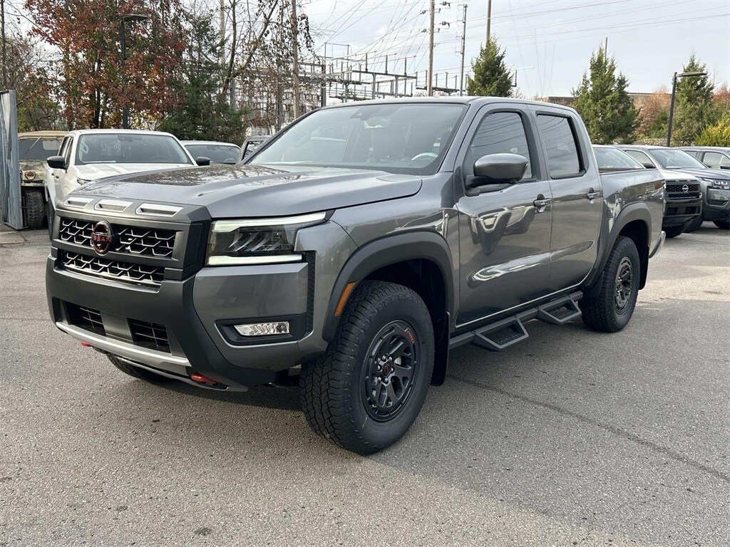 2026 Nissan Frontier PRO-4X photo 3