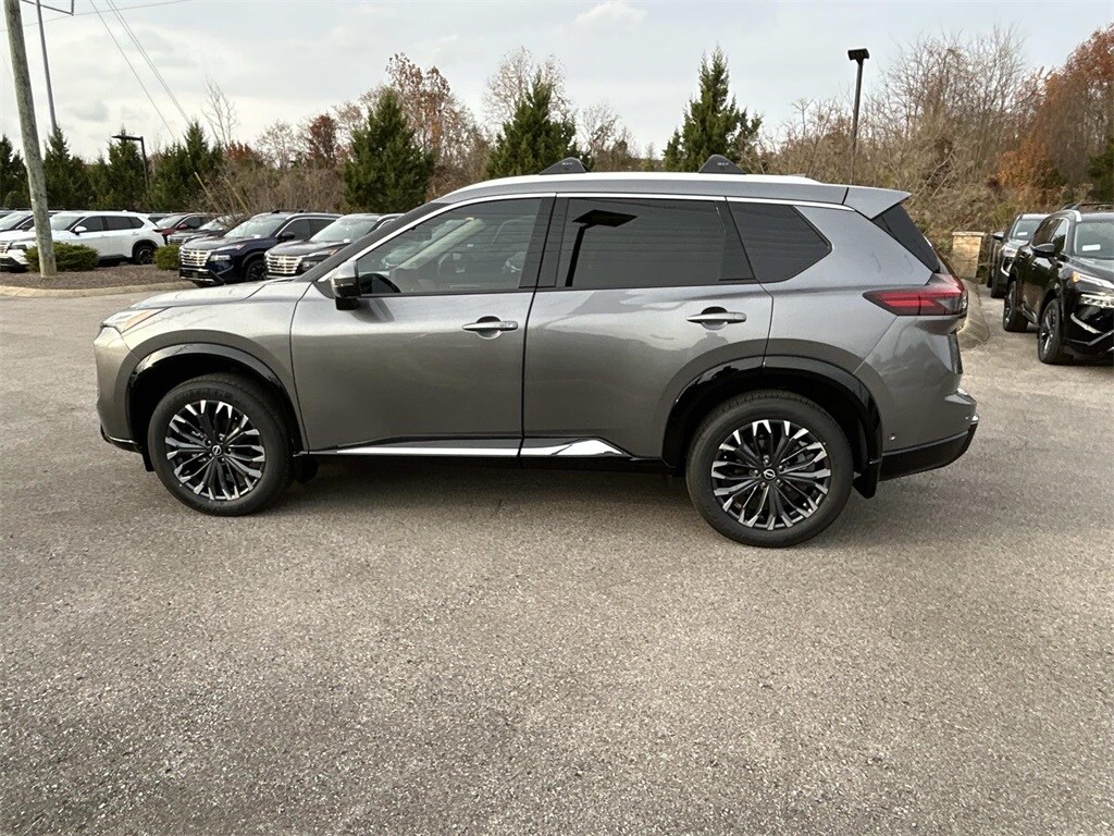 2026 Nissan Rogue Platinum photo 4