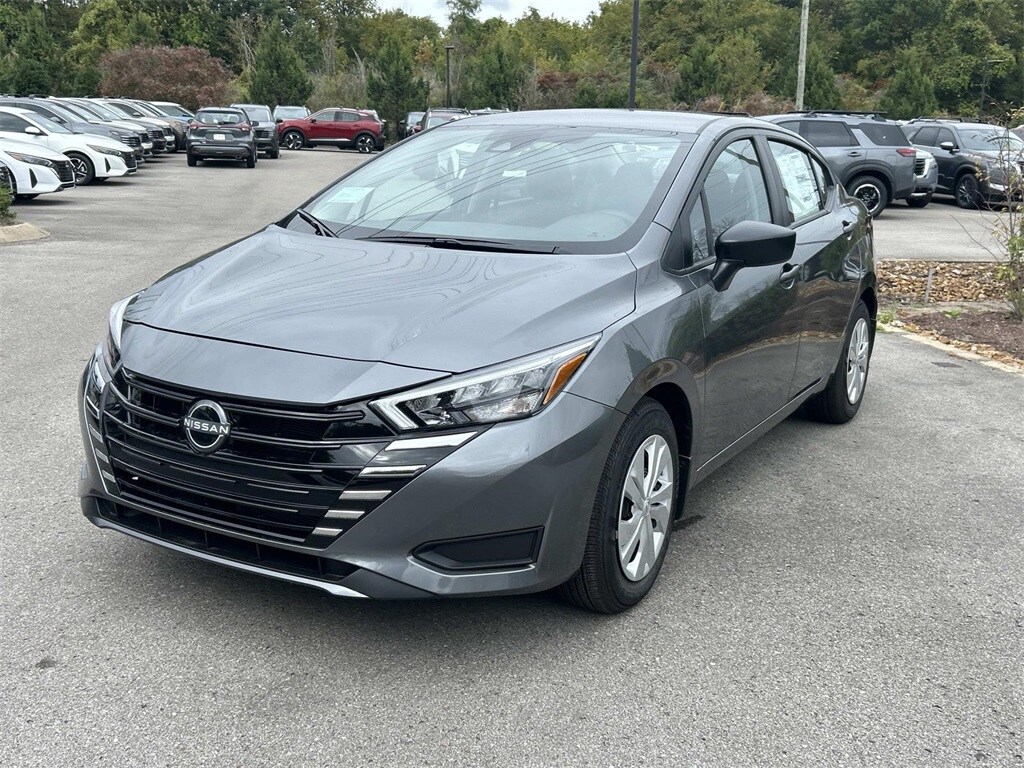 2025 Nissan Versa 1.6 S photo 3