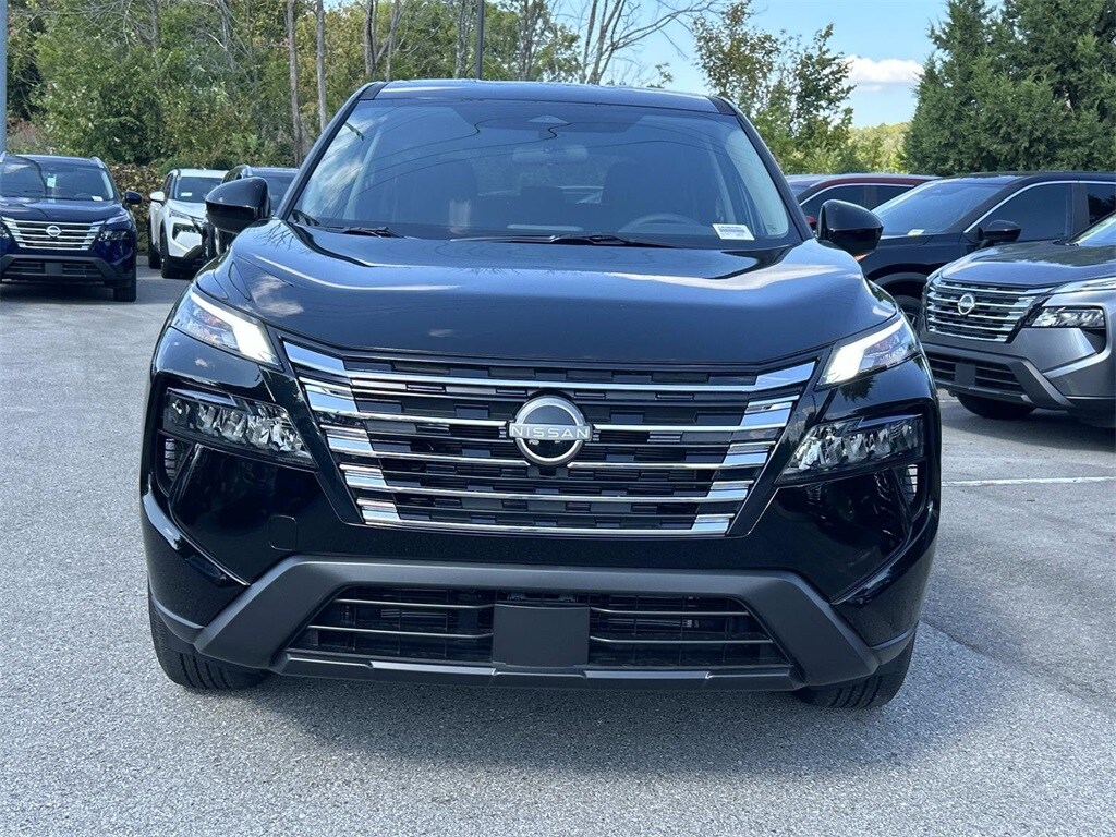2026 Nissan Rogue SV photo 2