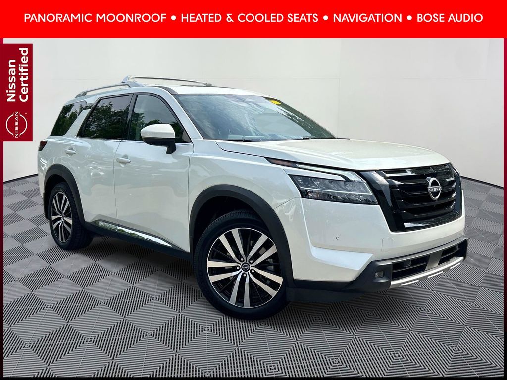 2024 Nissan Pathfinder Platinum 4WD's photo