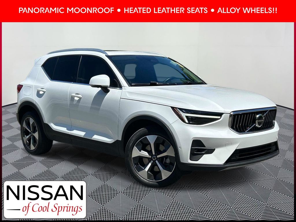 2024 Volvo XC40 B5 Plus Bright AWD's photo