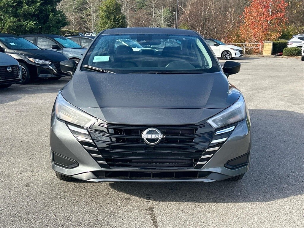 2025 Nissan Versa 1.6 S photo 2