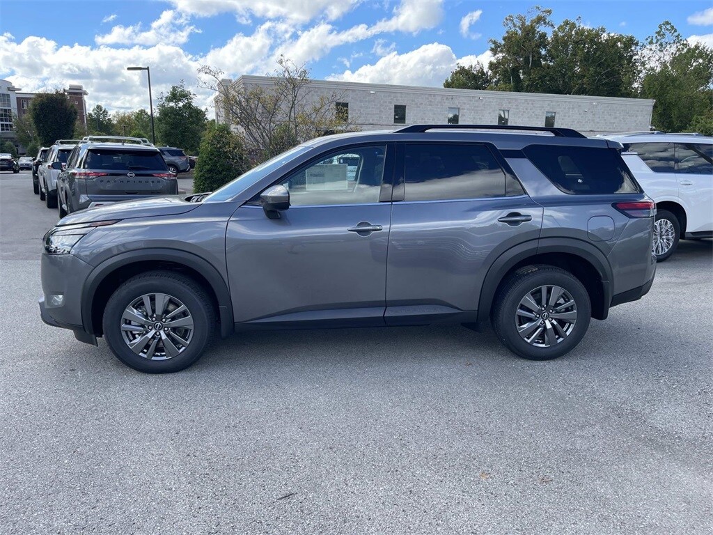 2025 Nissan Pathfinder SV photo 4